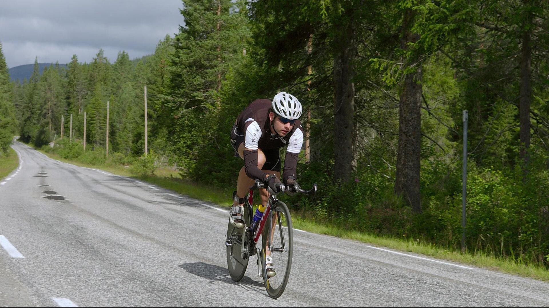 游泳名将李明豪打破尘封十年世界纪录，亚洲泳坛再创辉煌