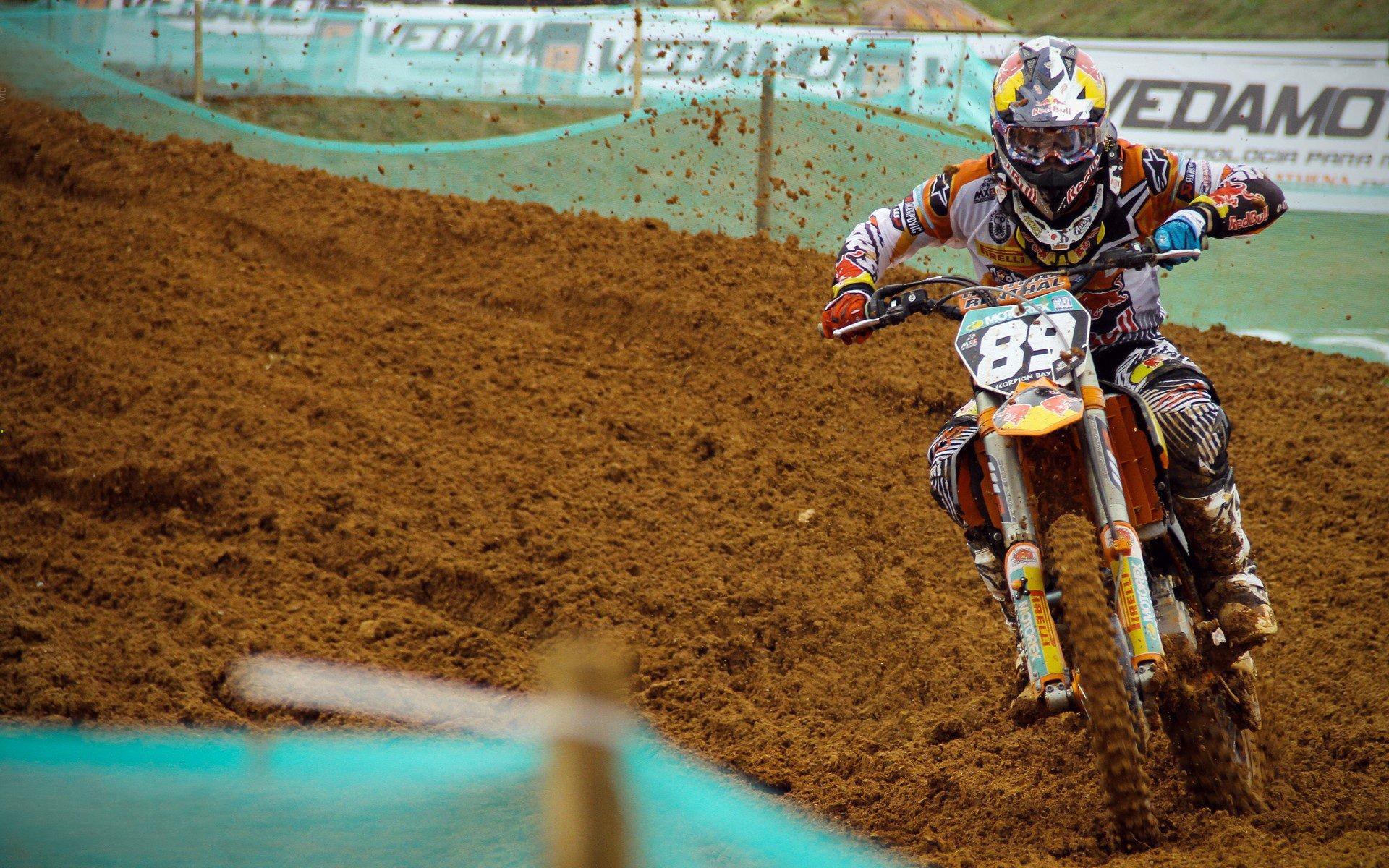 詹姆斯末节爆发率队逆转,湖人险胜勇士晋级西部决赛